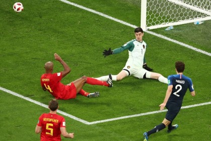  卡昂定位球配合默契，头球接力破门惊艳全场